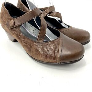 Aravon Portia brown leather Mary Jane comfort heels 9